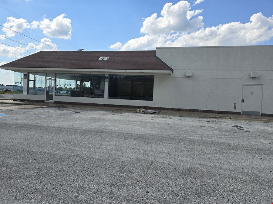 Standalone Ocala Retail Building