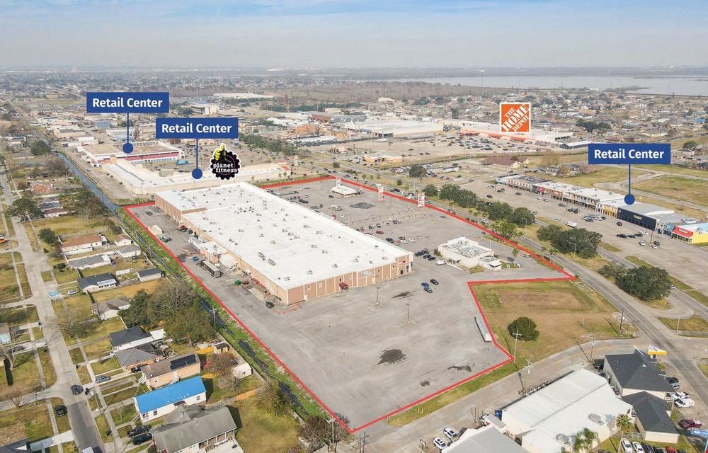 The Chalmette Mall - Retail & Restaurant Space