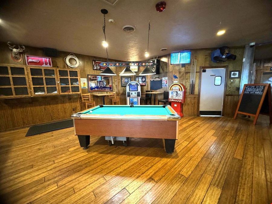 Iconic Limberlost Lounge & Restaurant on Houghton Lake
