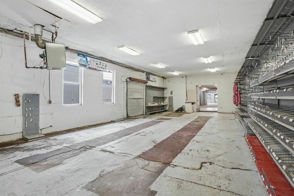 423 N Main St