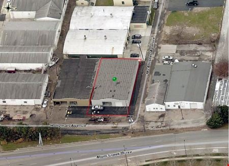 Preview of Industrial space for Rent at 563 Holtzman Ave