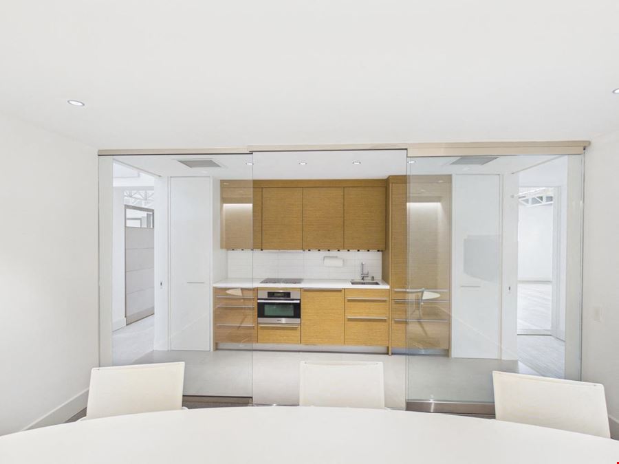 1111 Lagoon Dr