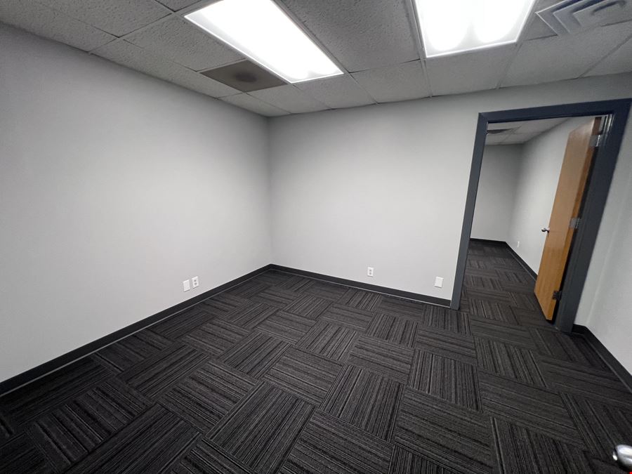 31 W Downer Pl, Suite 205, Aurora, IL 60506
