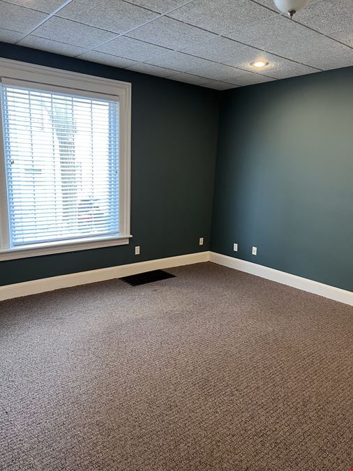 Office / Service Building For Sale or Lease in Jackson