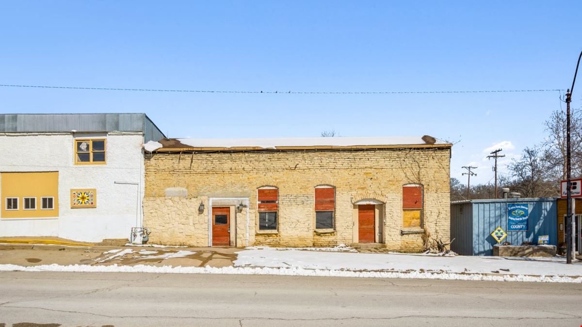 ±3K SF Building | New HVAC System | Adjacent to Grocery Store
