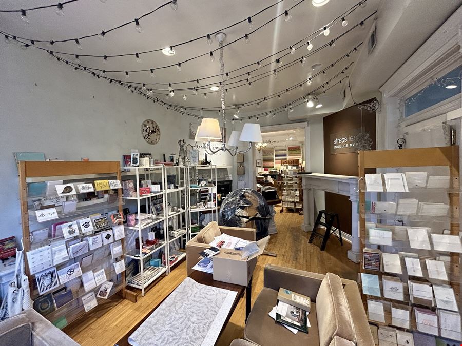 2438 N Clark - +/- 1,750 SF Commercial Space for Lease