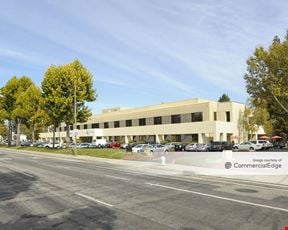 350 Oakmead Pkwy