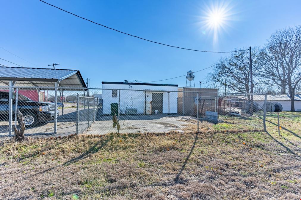 Retail Space for Lease on US-69