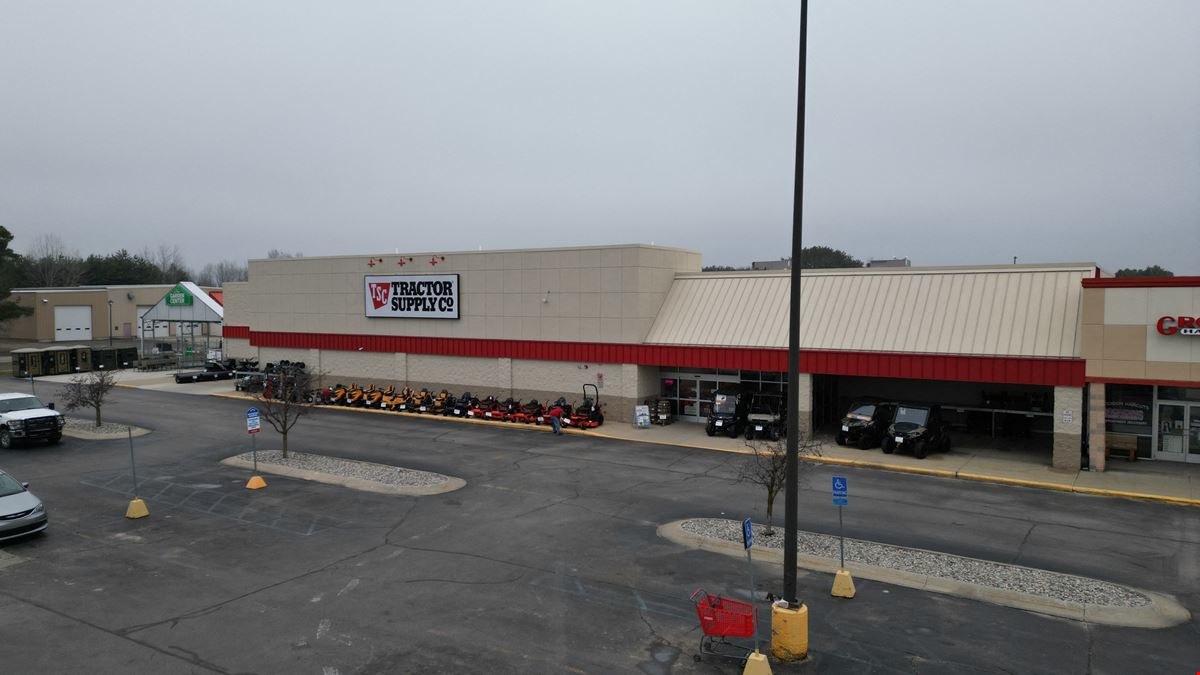 Gladwin Plaza East