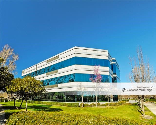 Bernal Corporate Plaza II