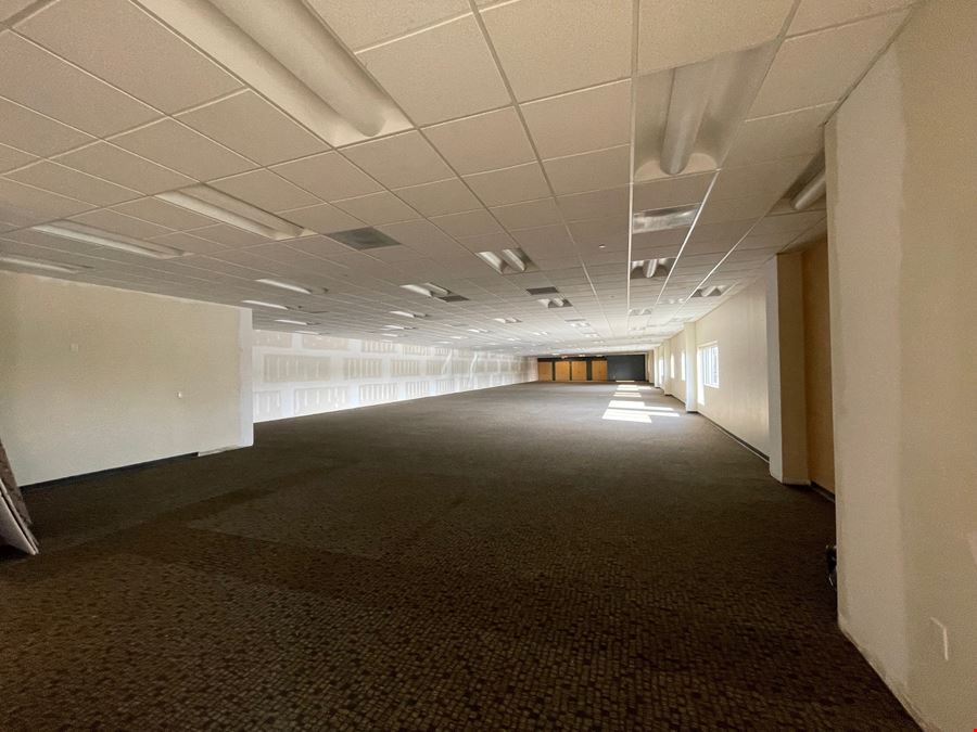 Adaptable Flex and Office Space w Tenant Incentives