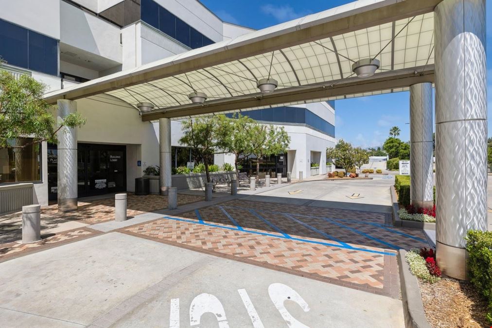 Holy Cross Medical Plaza