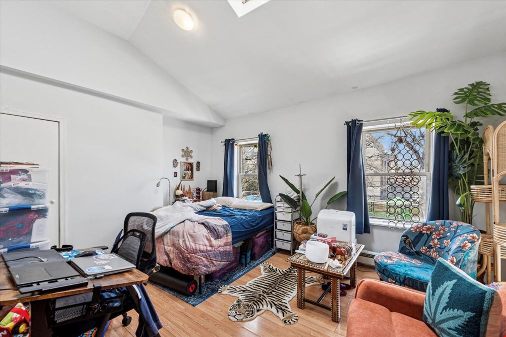 1,872 SF Multifamily | Bella Vista | Seller Ready to Deal!