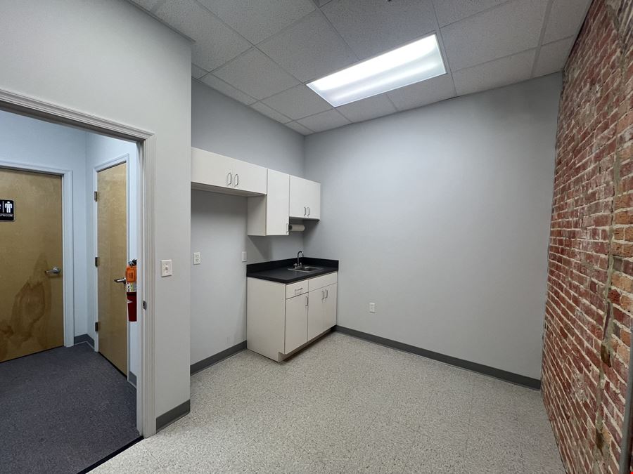 207 W Main St Unit 103