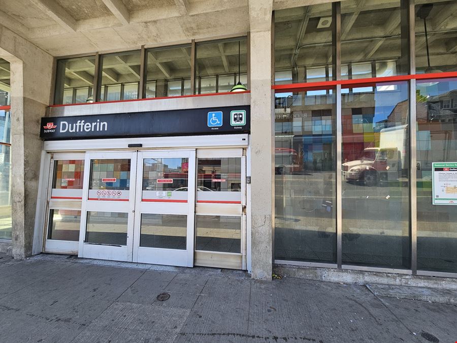 Towns on Pauline off bloor