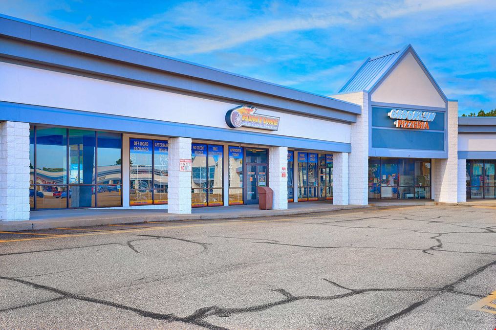 Southwind Plaza – Flexible Retail Spaces from 1,200 to 18,000+ SF