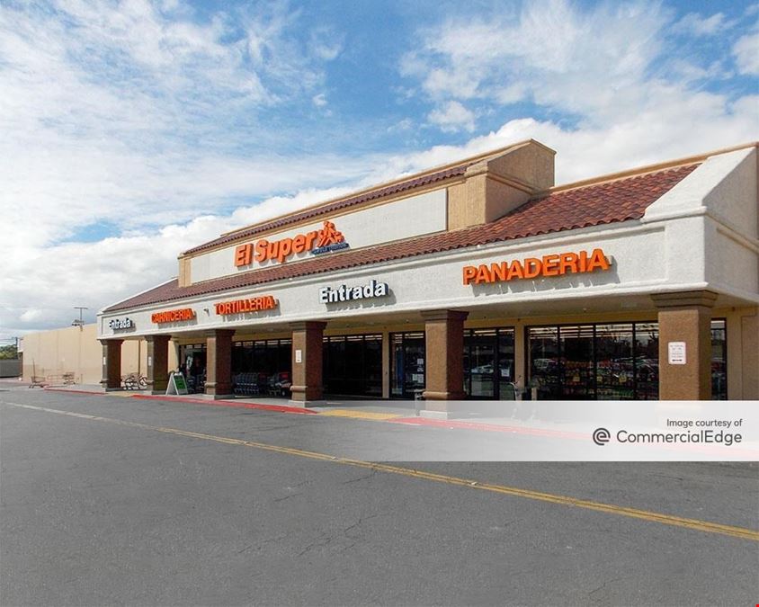 Harbor Town & Country Shopping Center