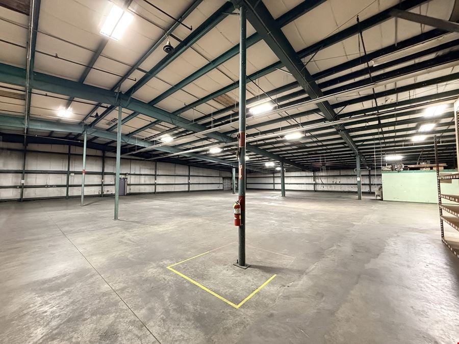 Stand Alone Warehouse Near Polk Parkway