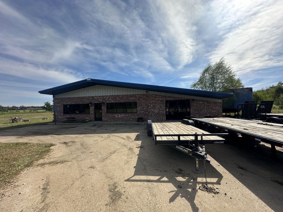 7890 Highway 165