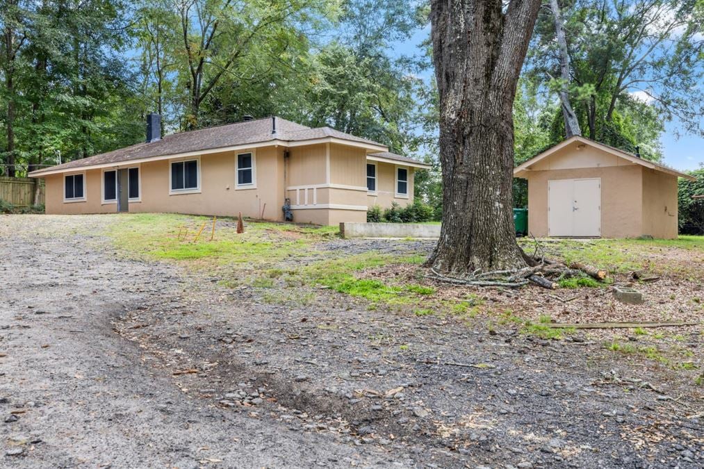Church Buildings / 5.51-Acre Opportunity For Sale