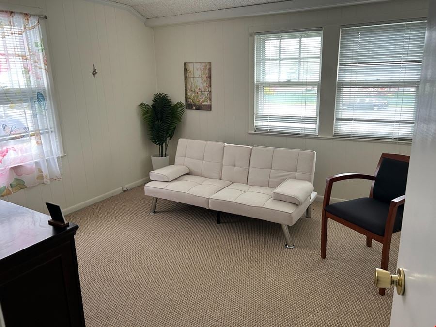 8 Manor Rd