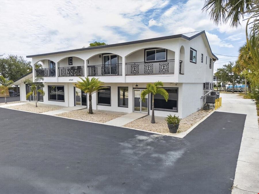 17707 San Carlos Blvd