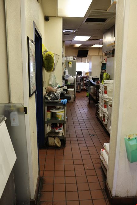 Aloma Ave Fast-Food Restaurant