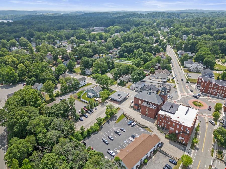 Well-located 2,924 SF Stand-alone Commercial Building in Merrimac, MA