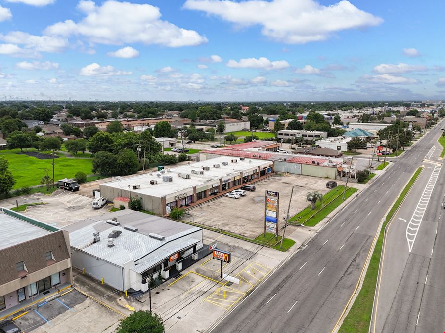 Endcap Retail Space on Williams Blvd