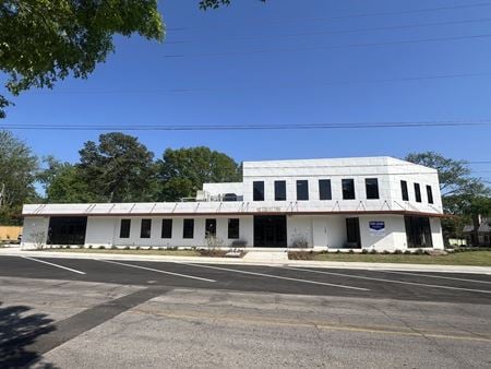Preview of commercial space at 169 Oxmoor Road