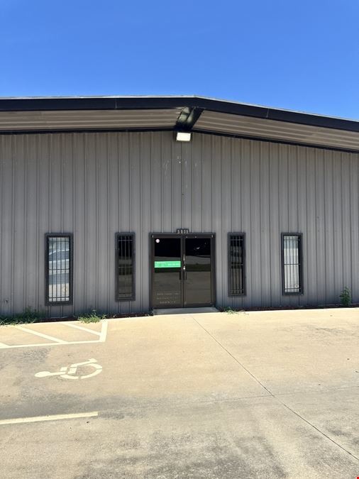 5,000 SF Office/Warehouse w/ Fenced Storage on 1.10 AC