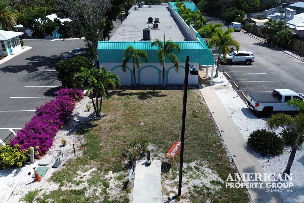 Paradise Isle Plaza on Longboat Key