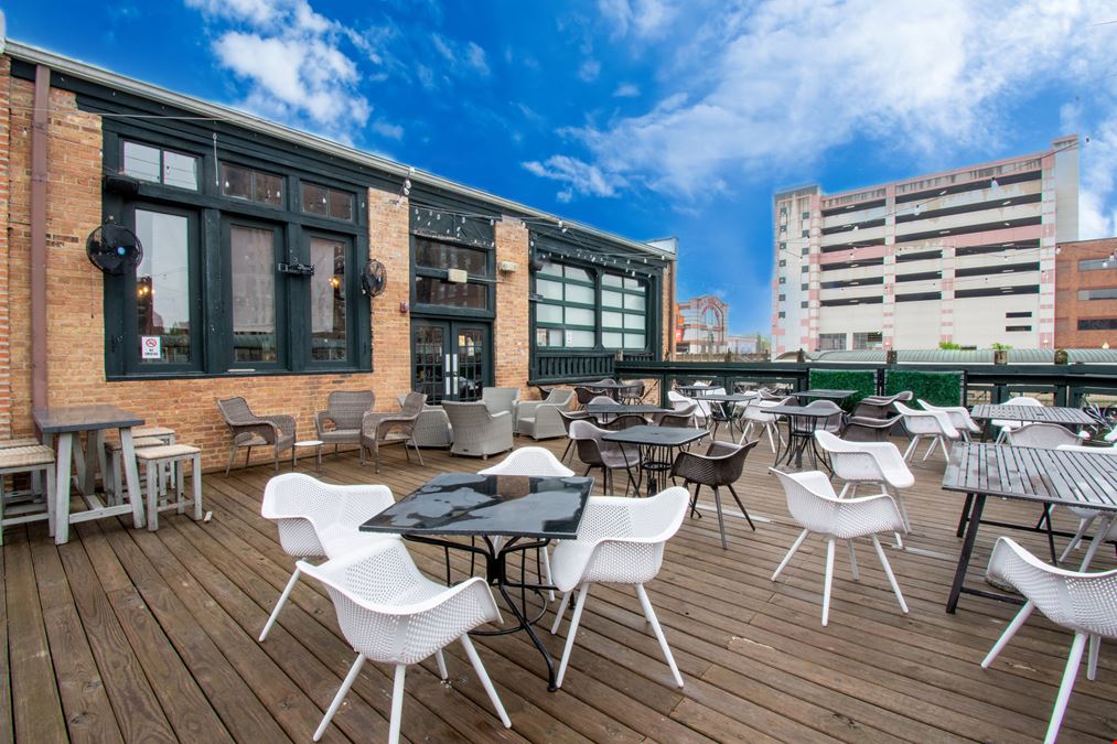 Multi-Tenant Investment Opportunity in Downtown Aurora