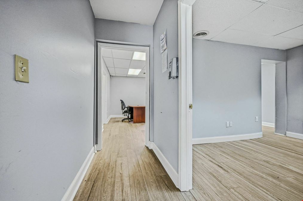 23 Parkway Circle, New Castle, DE