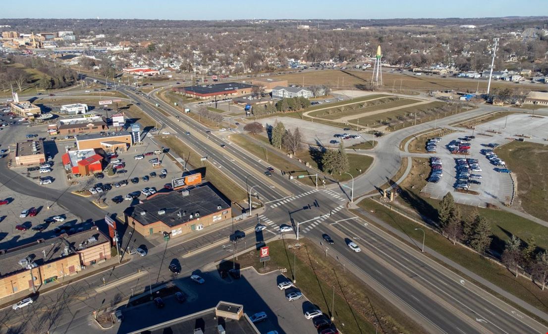 1201 Broadway Ave - Crossroads Shopping Center