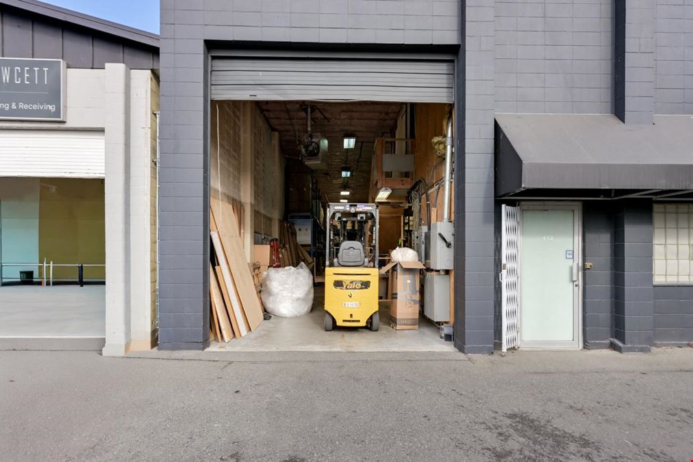 412 John St