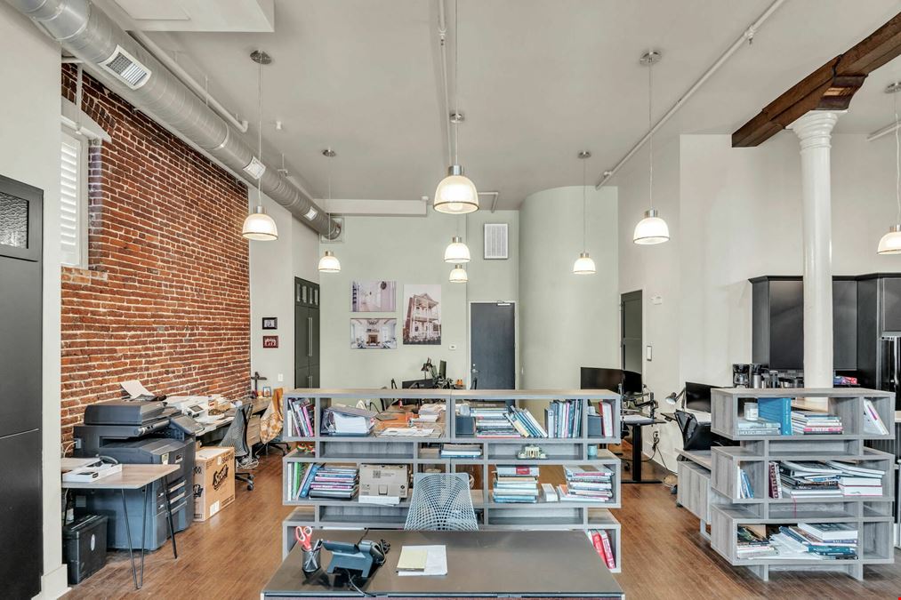 Mixed-Use Condo in the Jacksonian