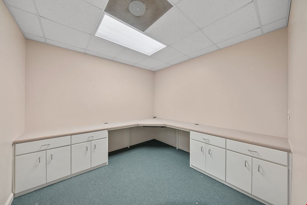 20,000 Former State of Florida Medical Services Office | Tyndall Parkway