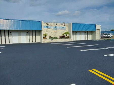 Freestanding Warehouse with Excellent Exposure - Miami