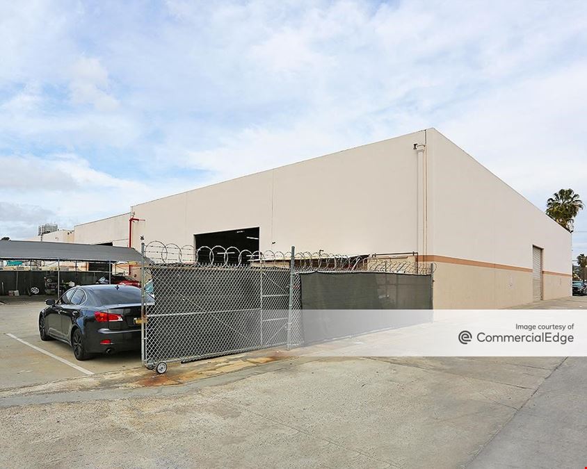 1545-1565 La Mirada Dr.