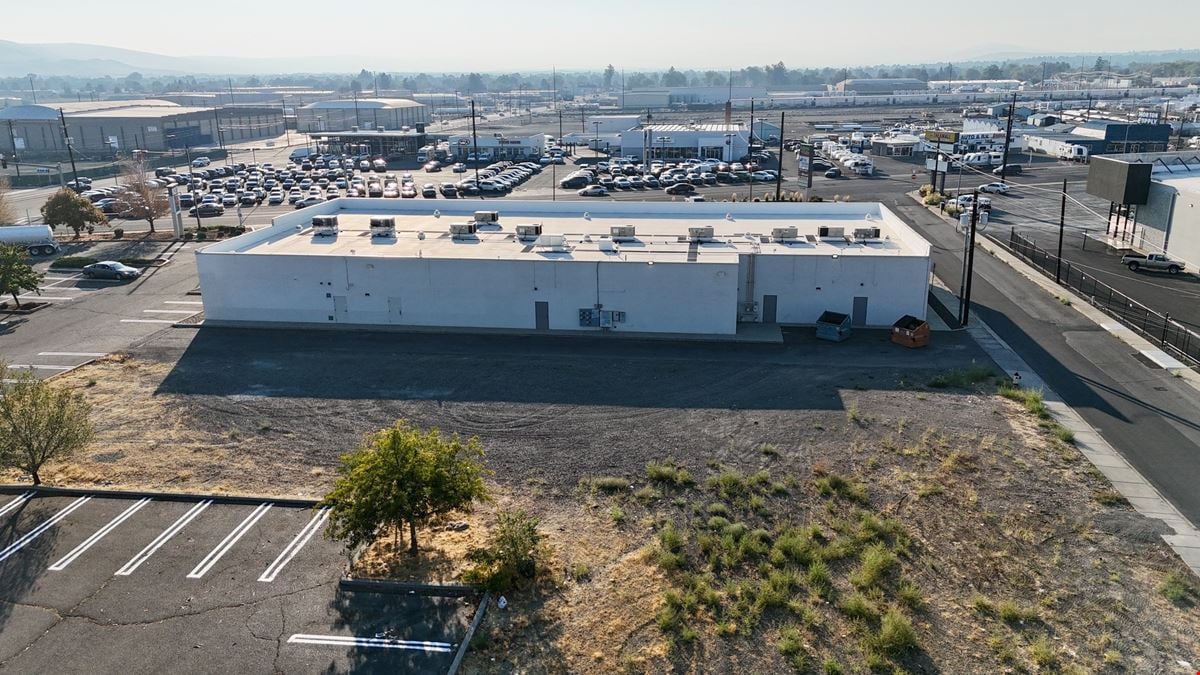 Prime Retail Corridor Location