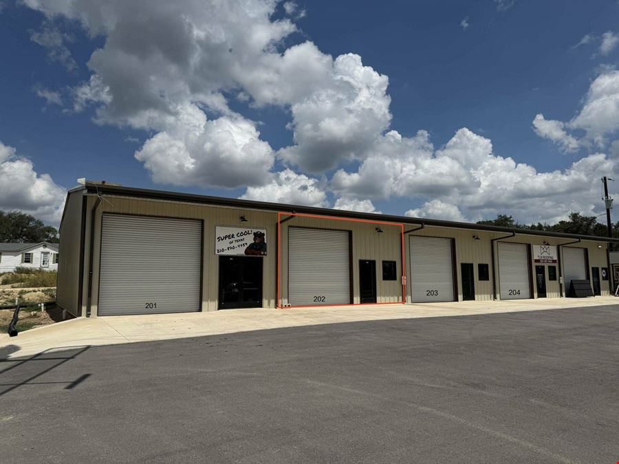 Flex/Warehouse Suites | 1,250–2,500 SF | 3-Phase Power | FM 306 | Spring Branch, TX