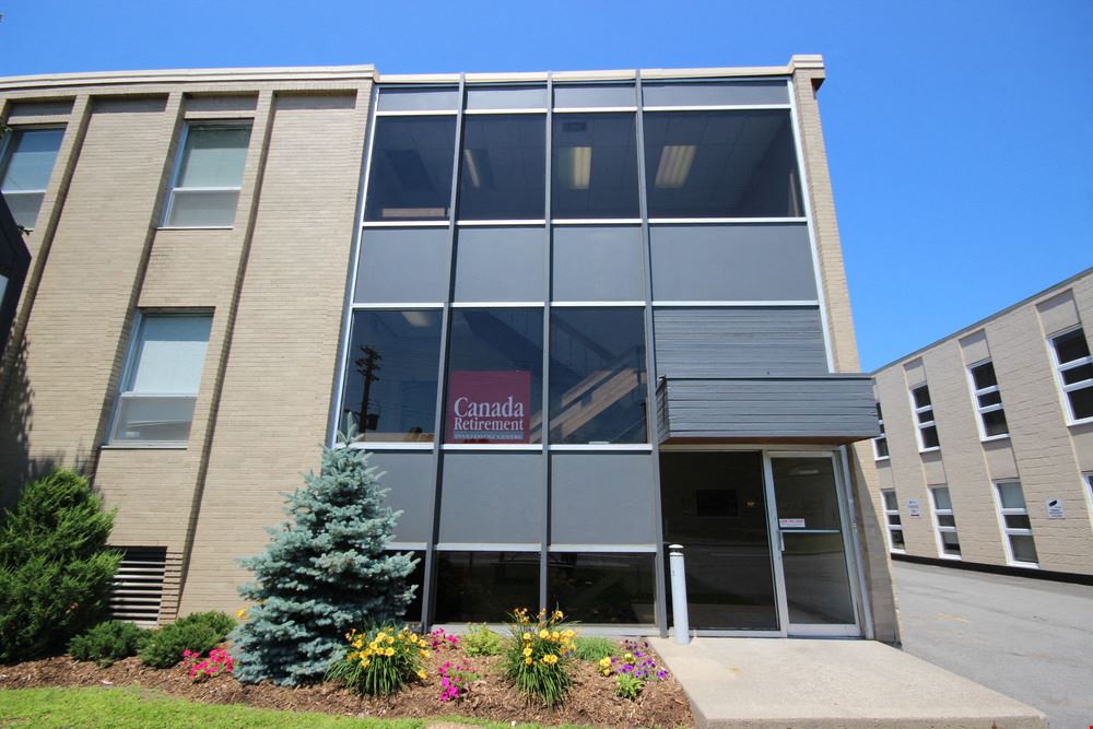 1827 Woodward Drive