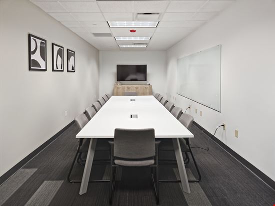 Regus - Appleton - W College Ave