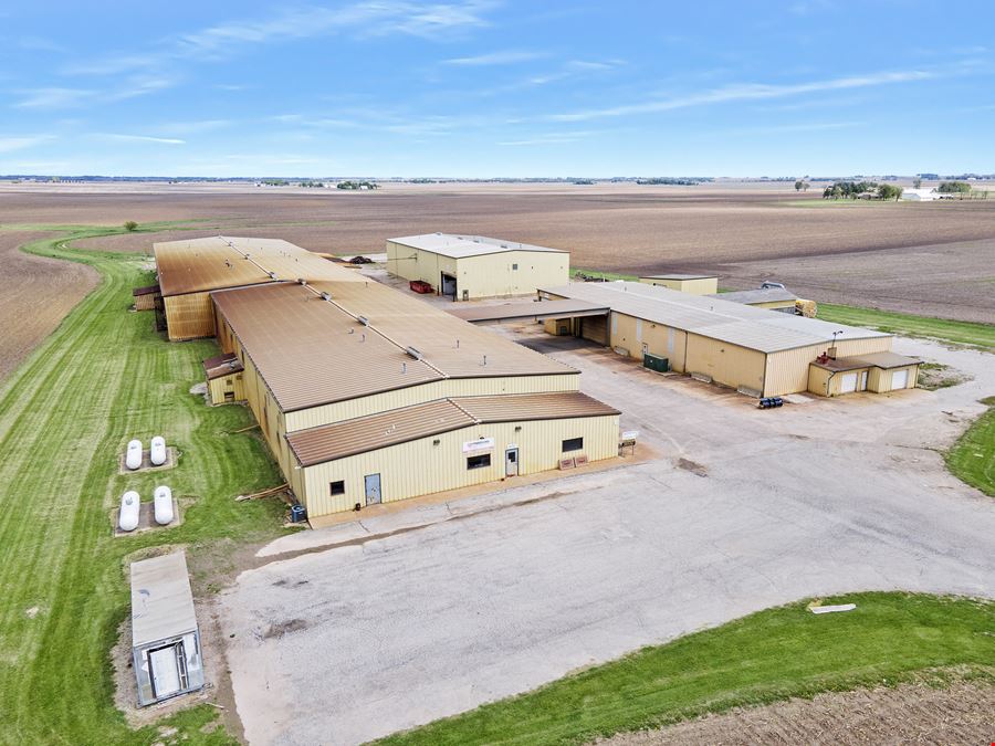 5704 E 1700 North Rd