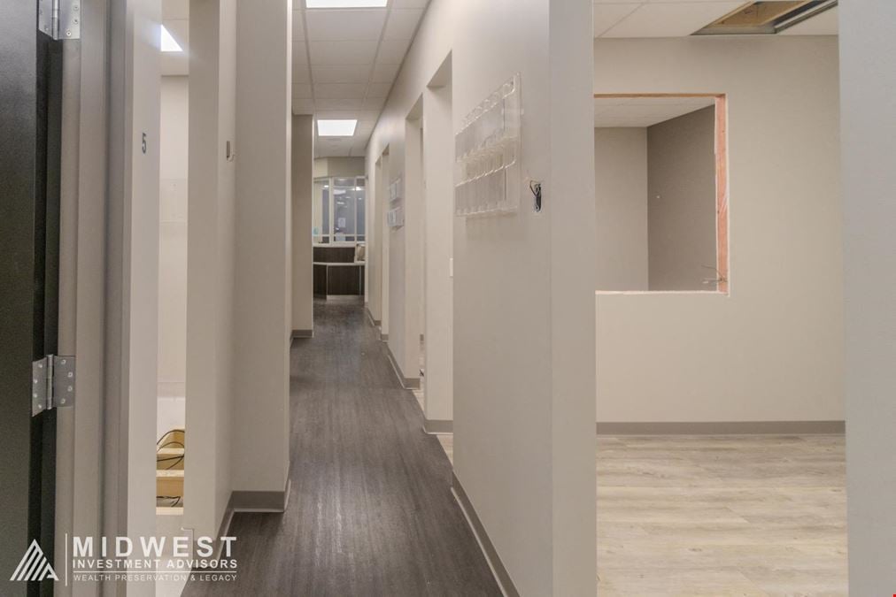 5230 S. Blackstone Ave - | 2,120 SF