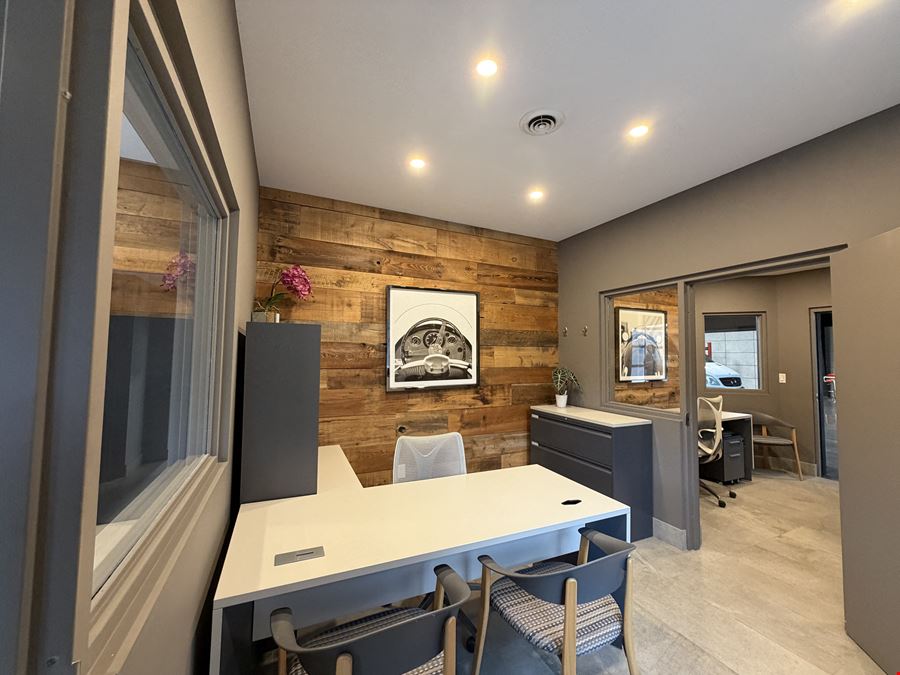 5135 Fairview Street, Burlington, ON L7L 4W8