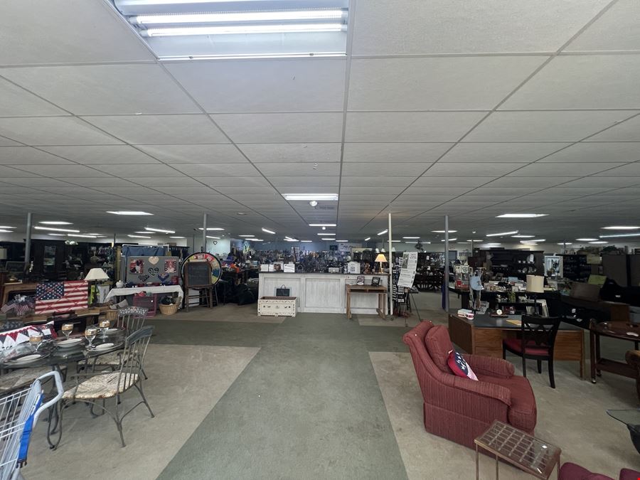 16,110 SF Marietta Retail For Lease