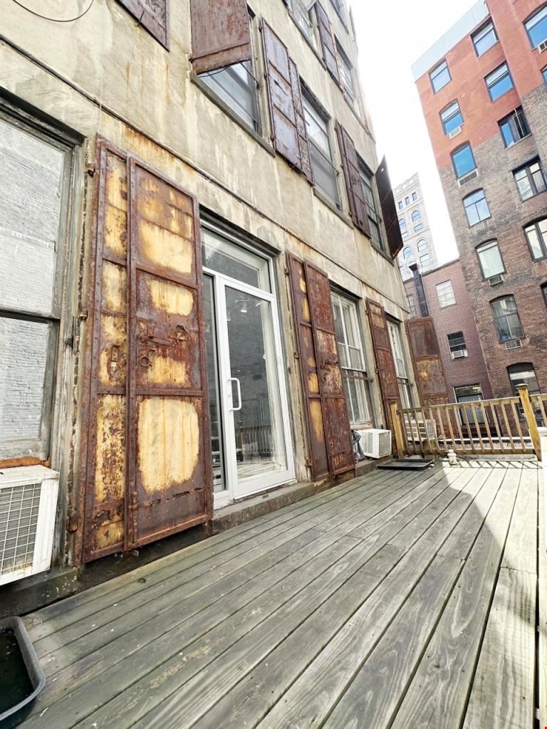 833 Broadway
