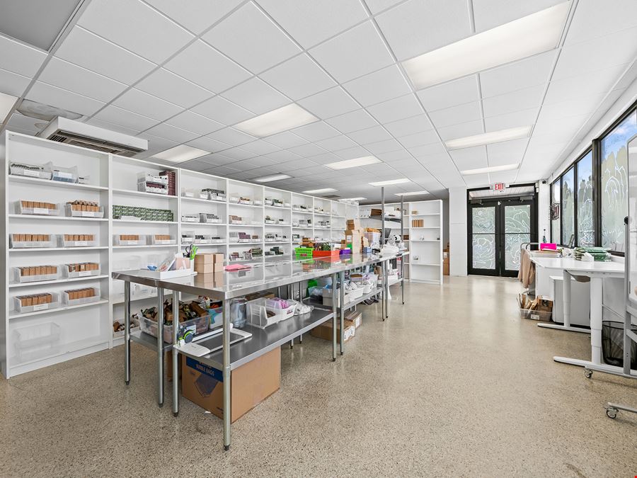 Turnkey Retail/Showroom Opportunity in Fort Lauderdale